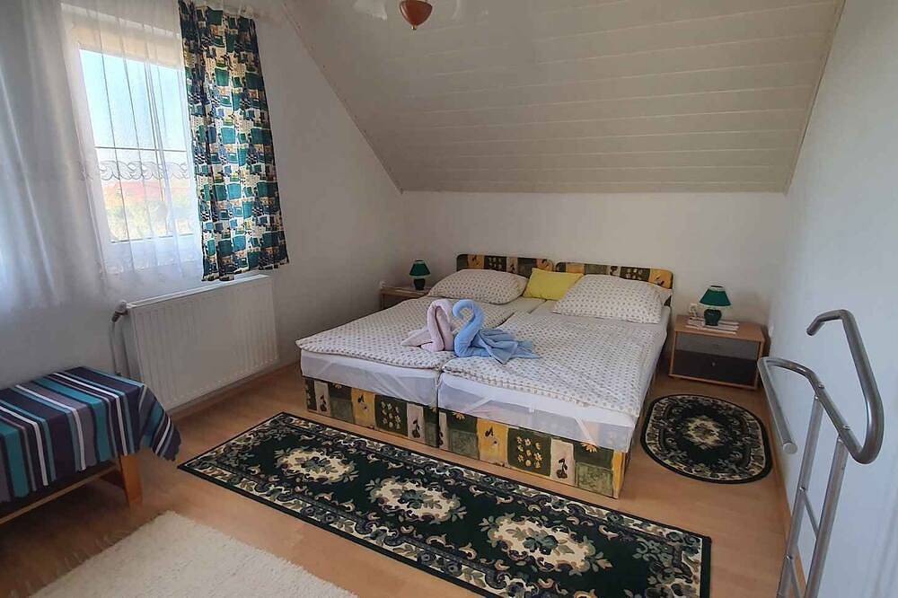 Ganze Wohnung, Ferienwohnung mit Pool, Internet und Klimaanlage in Balatonszabadi, Siófok und Umgebung