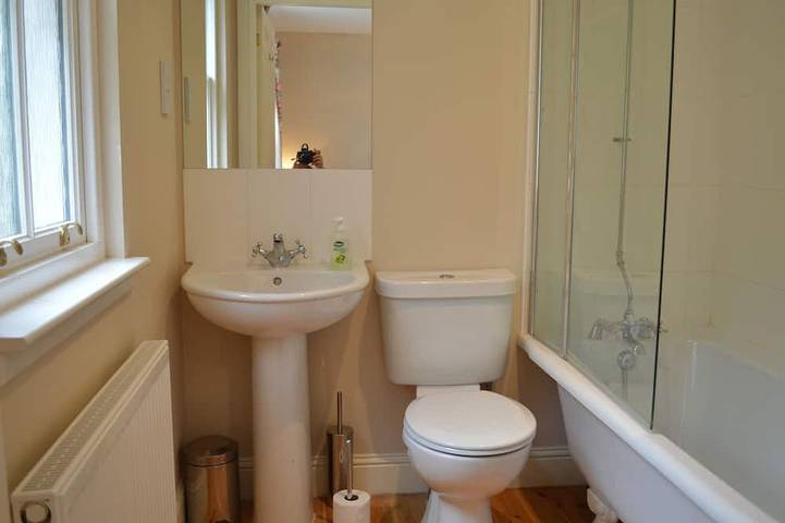 Teal Cottage, ubicación en la costa, admite mascotas, capacidad para 4 personas, dos habitaciones con baño in Argyll