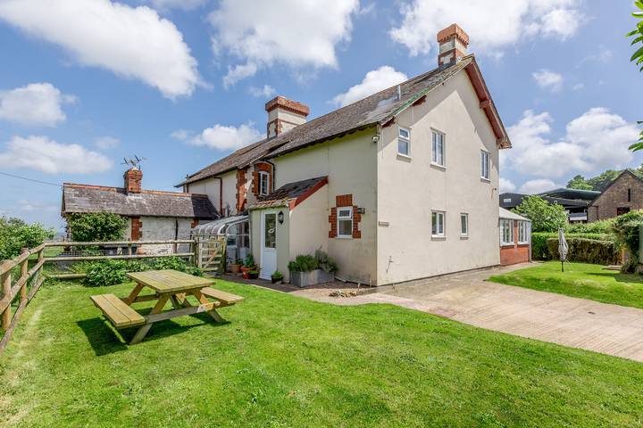 Cottage for 4 people, with garden in Dorset
