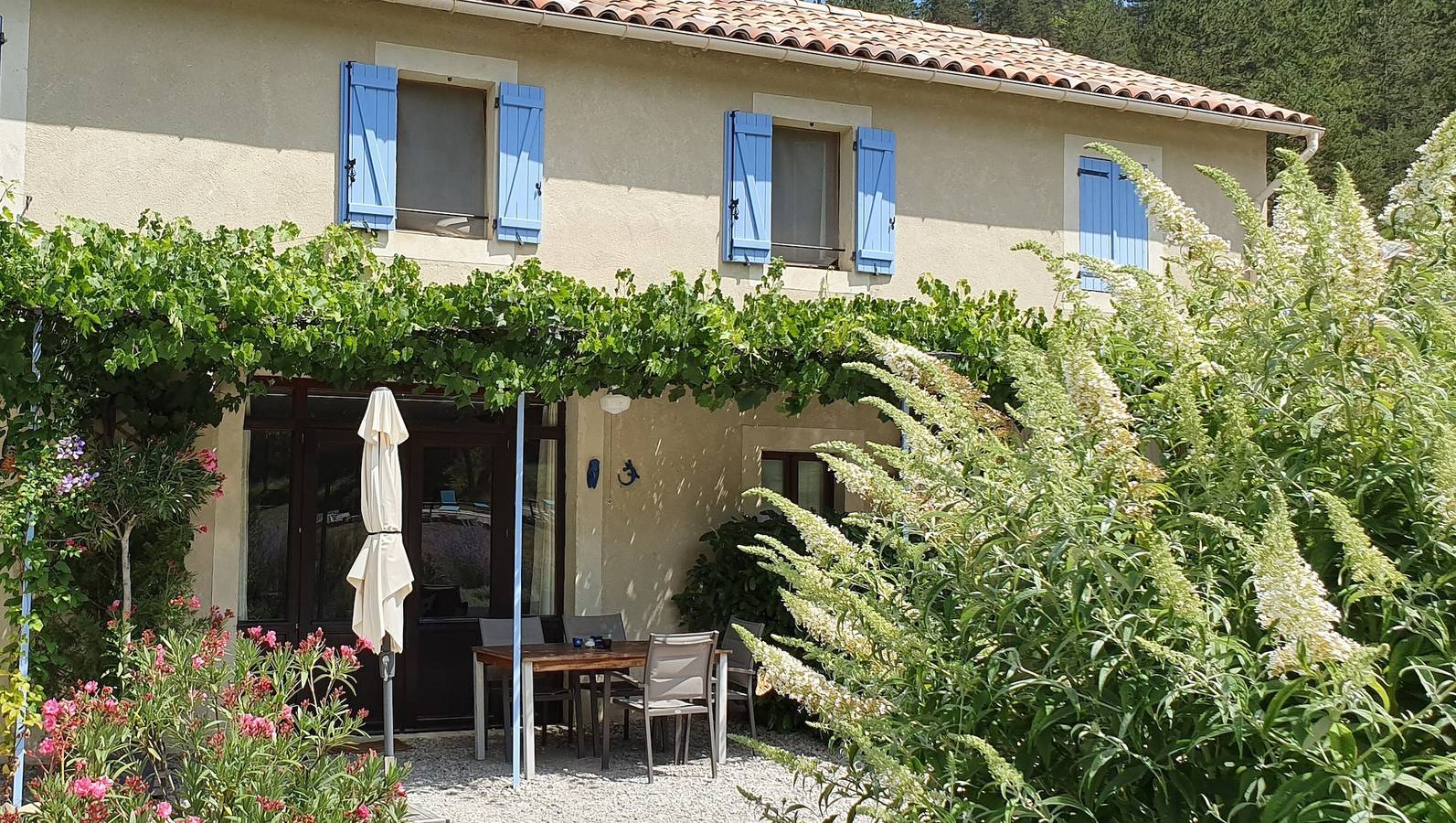 Casa vacanze 'Oléandre' con vista montagna e Wi-Fi in Beaumont-en-Diois, Die e dintorni