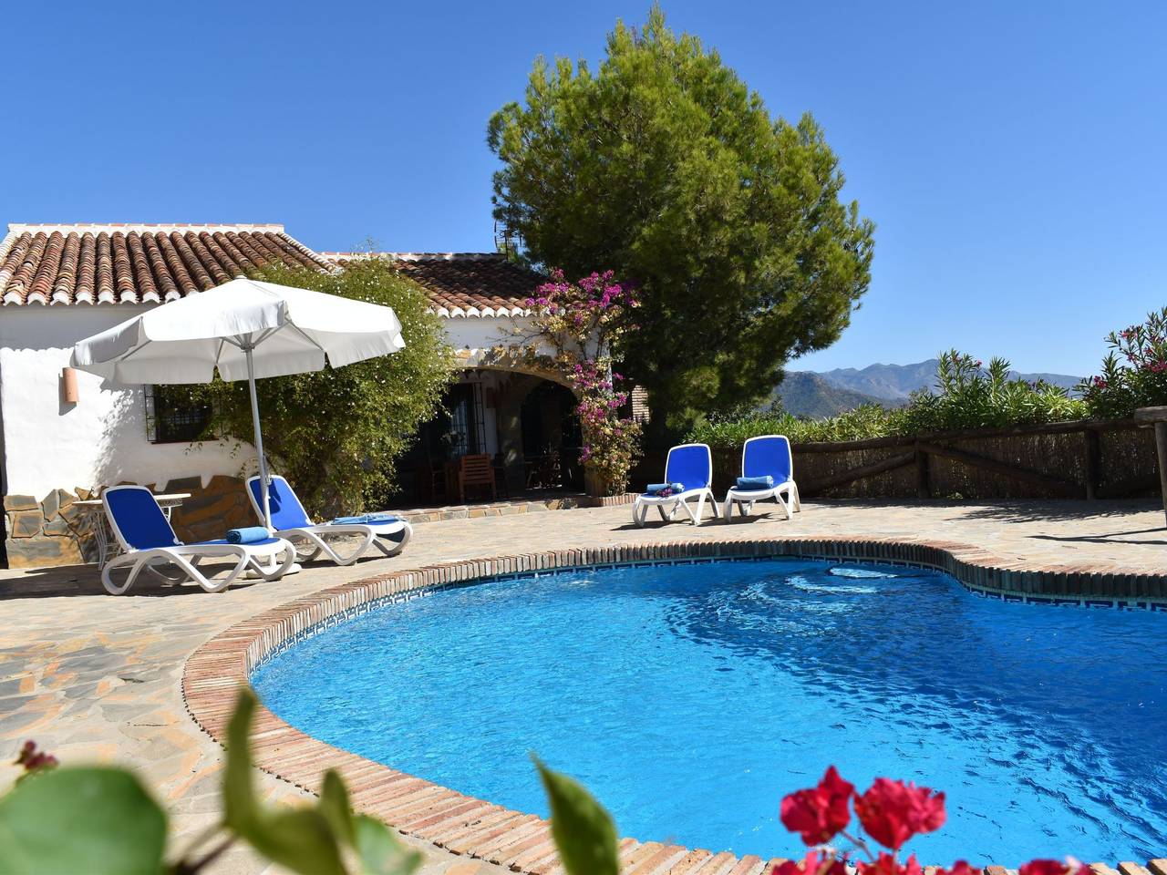 Finca Angarilla mit privatem Pool in Cómpeta, Costa del Sol