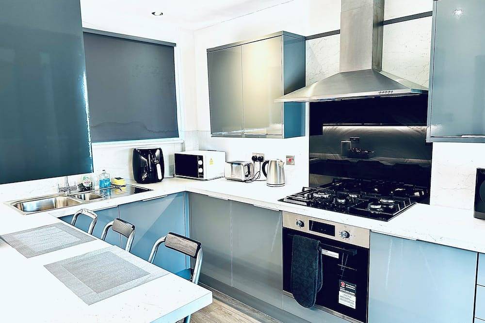Grace Court, Exquisite 3 Bedroom, located in a serene environment in Aberdeen! in Aberdeen, Aberdeenshire