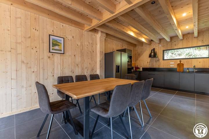 Gîte pour 7 personnes, avec jardin ainsi que jacuzzi et sauna, animaux acceptés à Chambon-sur-Lac - 3