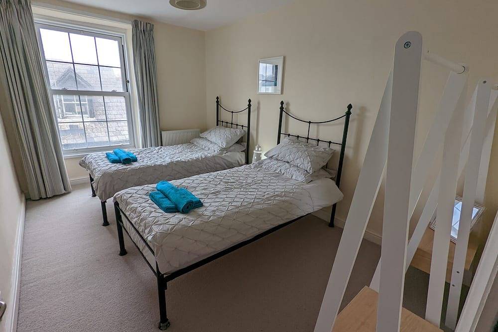 Sea Horizon View, pet friendly, country holiday cottage in Bude in Bude, Cornwall