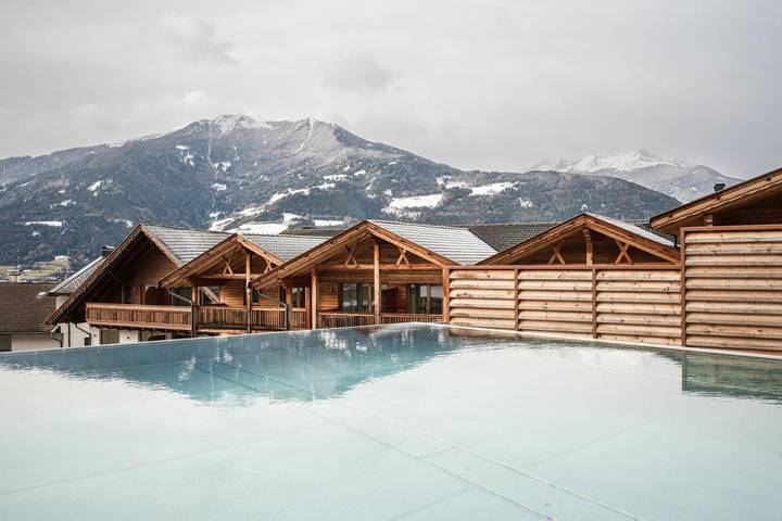 Hotel for 3 people, with hot tub and pool as well as sauna and garden - 1