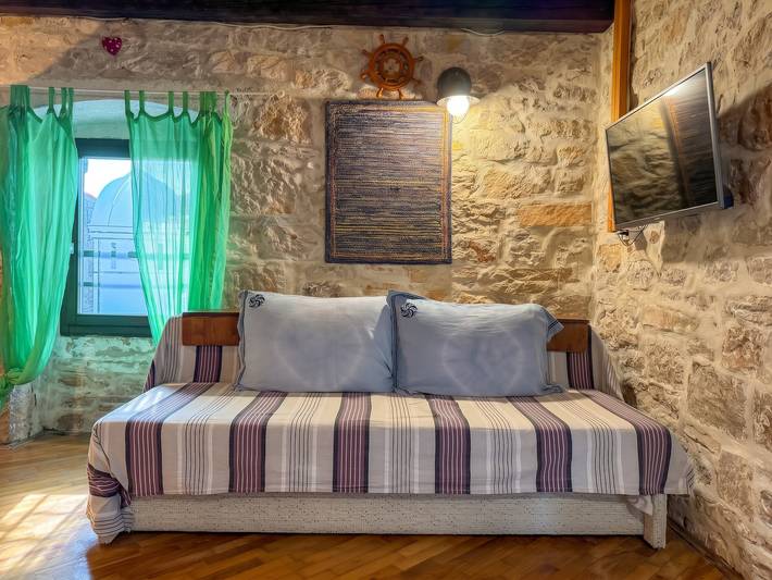 Ferienwohnung für 6 Personen, mit Terrasse und Garten auf Murter - 4
