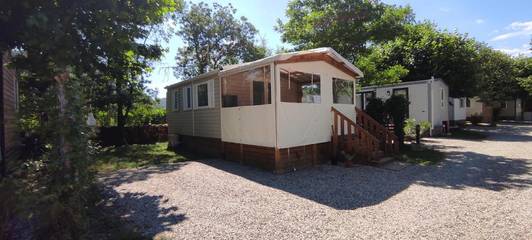 Gîte pour 4 personnes, avec piscine ainsi que jardin et jacuzzi dans Saint-Julien-en-Saint-Alban