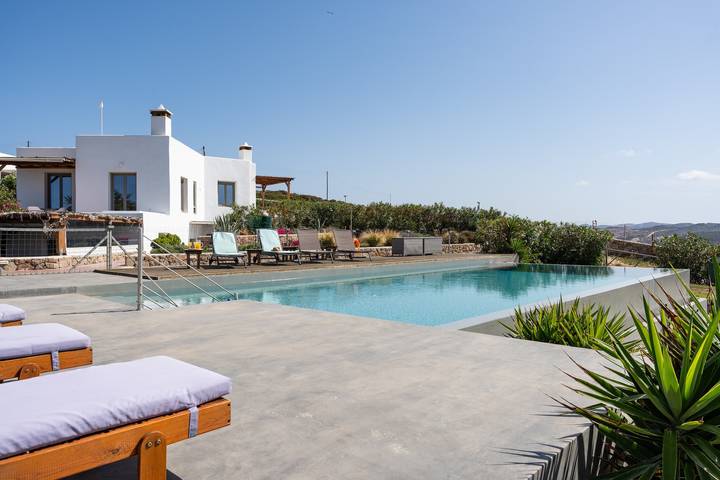 Gîte pour 5 personnes, avec jardin dans Milos