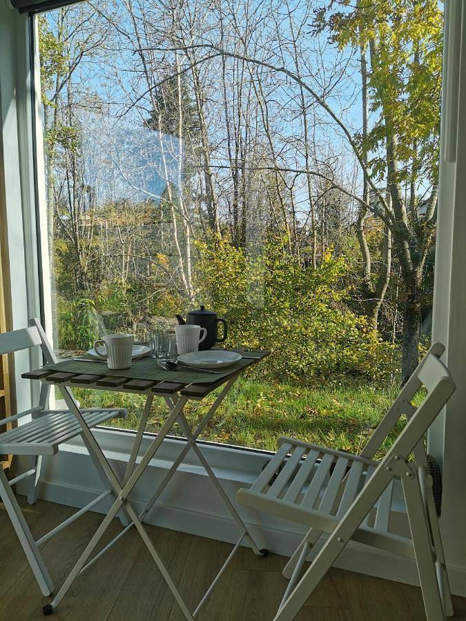 Gîte pour 2 personnes, avec piscine ainsi que vue et terrasse à Charbonnières-les-Bains - 3