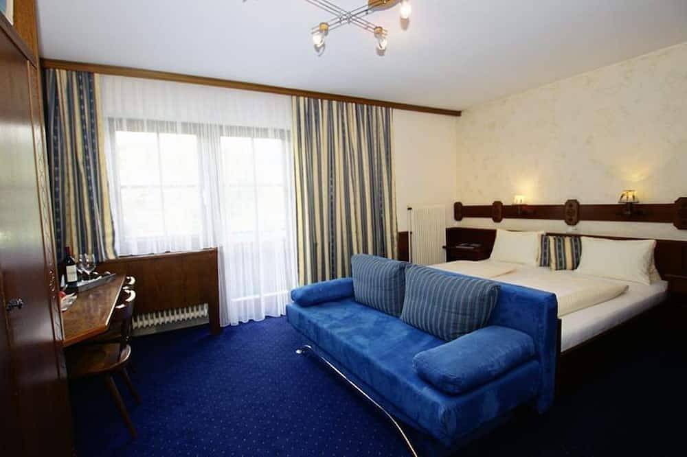 Triple room with shower / toilet, balcony - Heidi, pension in Kaprun, Pinzgau