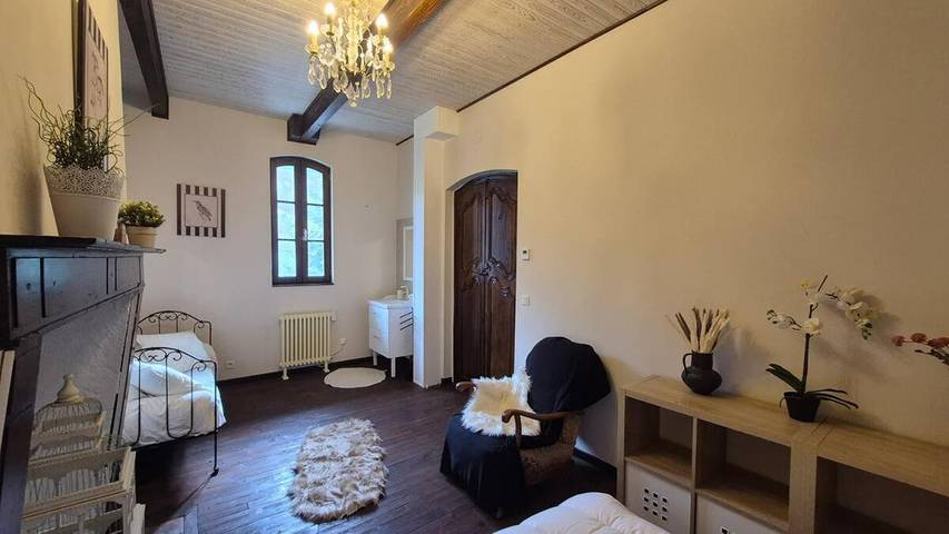 Location de vacances pour 10 personnes, avec terrasse, animaux acceptés à Beaudéan