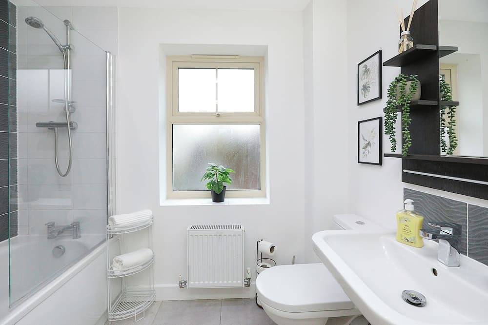 Spacious home for families and groups in Nottingham, East Midlands