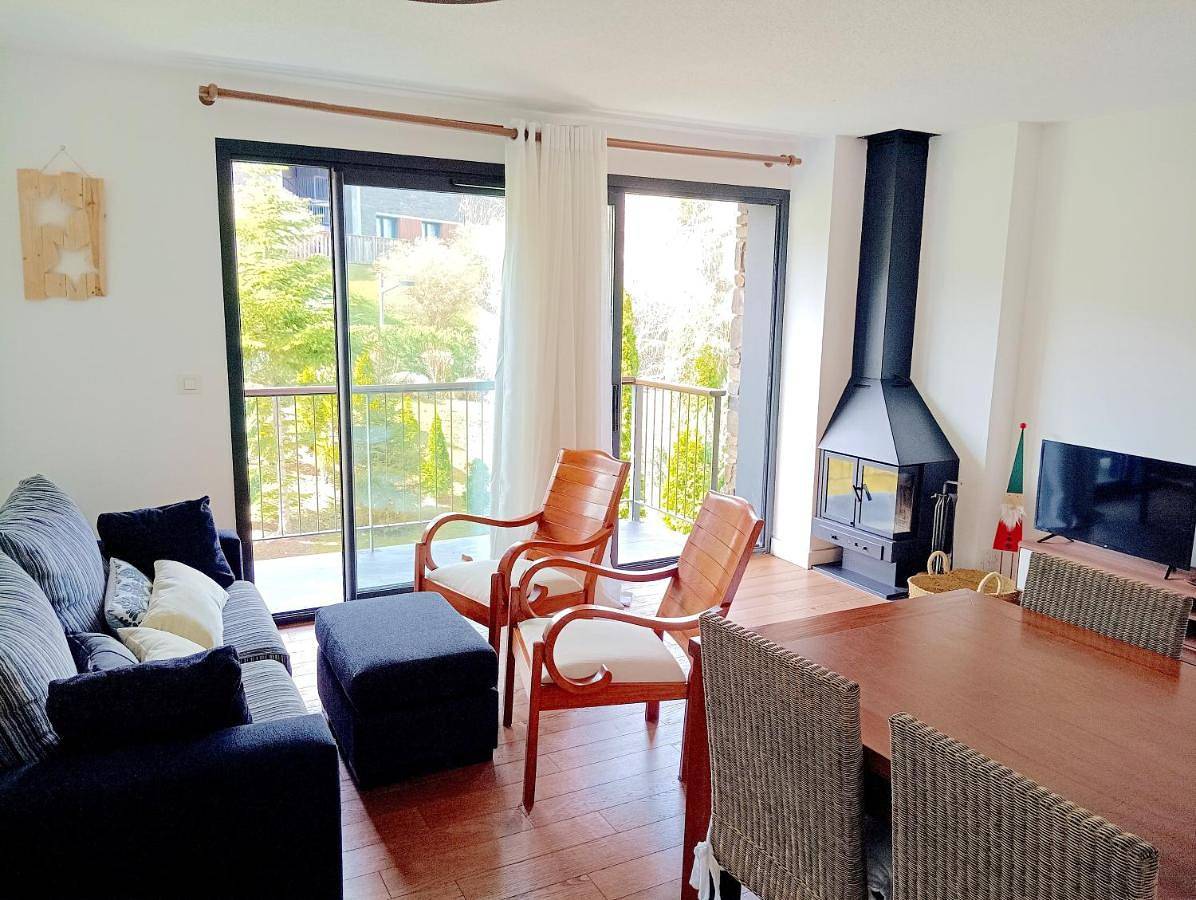 Appartement entier, Two-Bedroom Apartment in Saillagouse, Parc naturel régional des Pyrénées catalanes