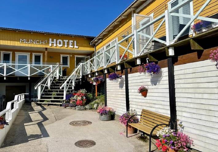 Hotel for 3 personer, med Balkon og Terrasse såvel som Sauna og Udsigt i Tornby Strand