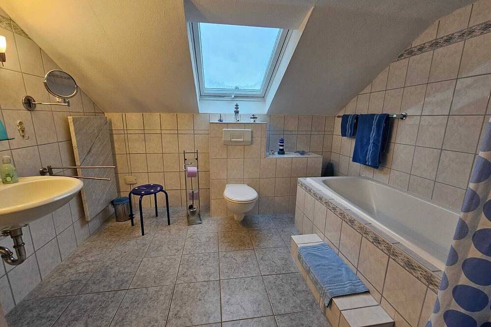 Ganze Wohnung, Ferienwohnung in Miltenberg gehobene Ausstattung mit Dachterrasse Südseite in Miltenberg, Spessart-Mainland