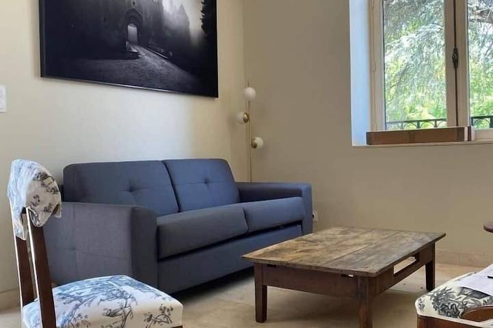 Gîte pour 6 personnes, avec jardin dans Ainay-le-Vieil - 4