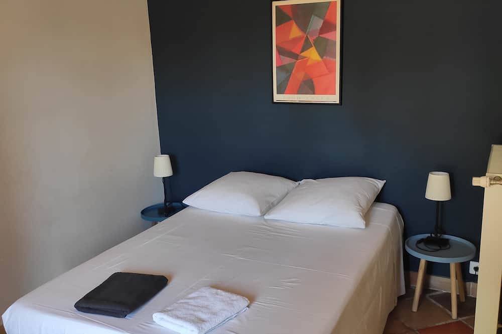 Charakterhaus mit beheiztem Pool und Tennis auf 2ha geschlossen in Lorgues, Draguignan Region