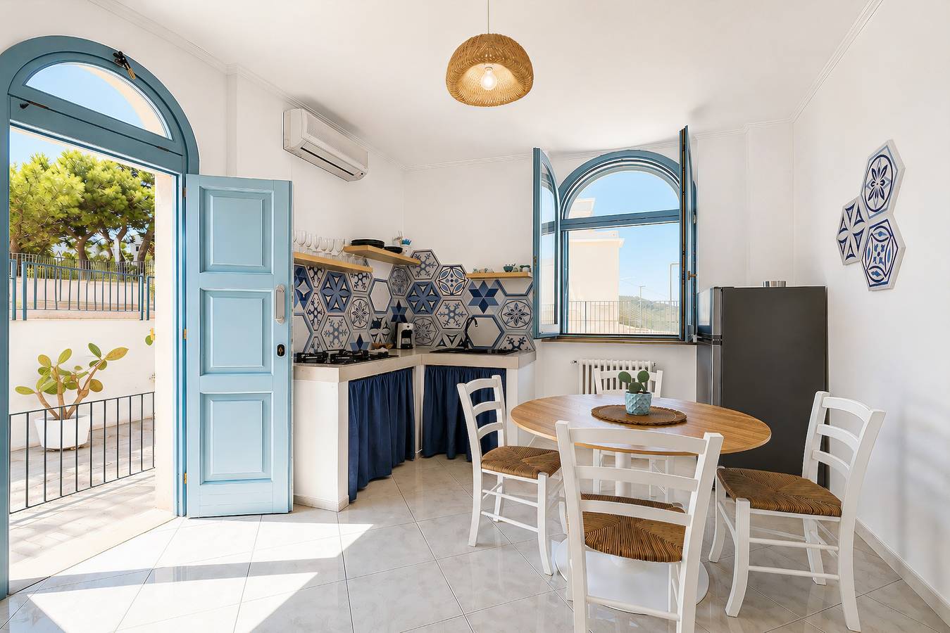 Appartamento intero, Appartamento 'Casa Mida 2' con Balcone, Wi-Fi e Aria Condizionata in Mattinata, Gargano