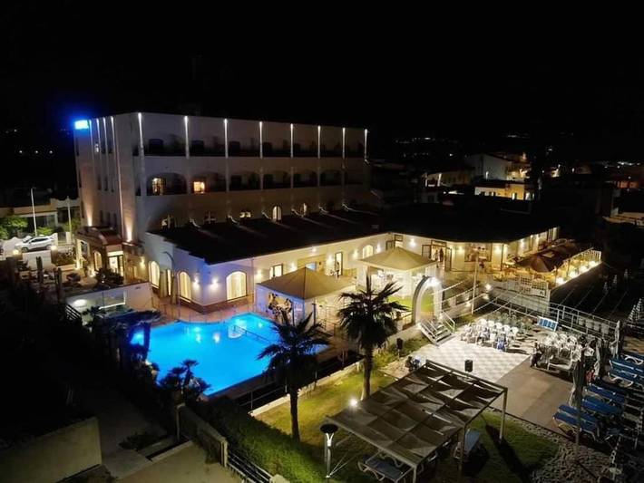 Appartamento per 2 persone, con Balcone e Idromassaggio nonché Terrazza e Giardino a Terme Vigliatore