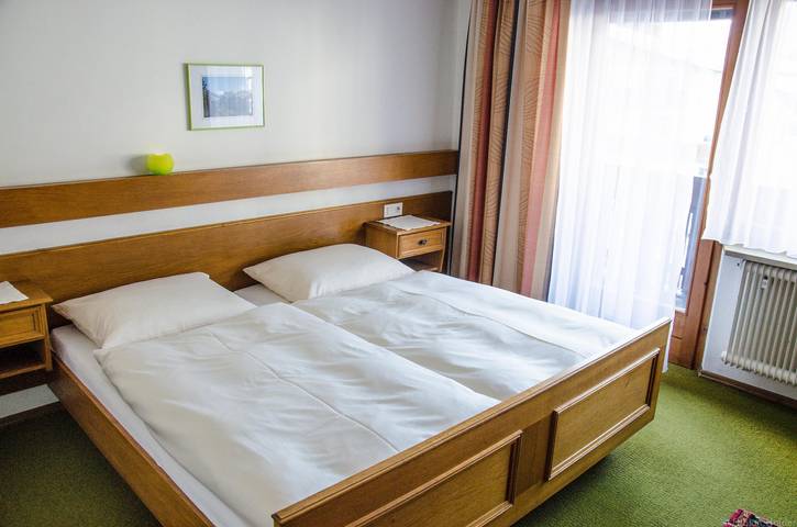 Chambre d’hôte pour 2 personnes, avec Balcon et Vue à Bach