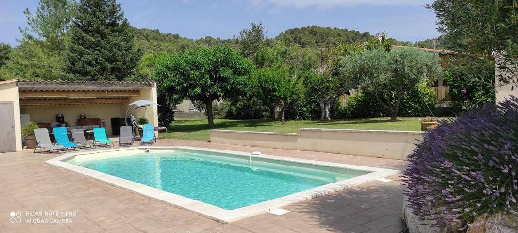 Casa de vacaciones para 9 personas, con vistas además de piscina y jardín - 1