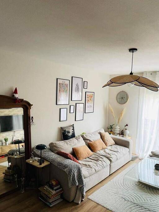 Appartement entier, One-Bedroom Apartment in Saint-Vincent-de-Paul, Région de Dax