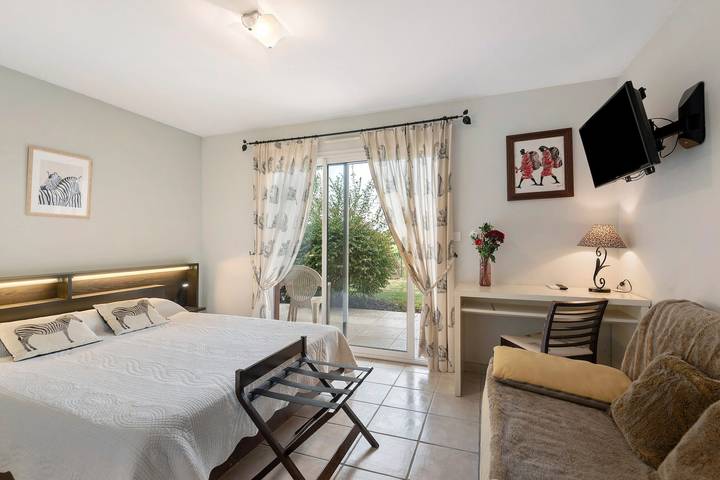 Chambre d’hôte pour 2 personnes, avec Jacuzzi et Jardin à Saint-Pantaléon-de-Larche