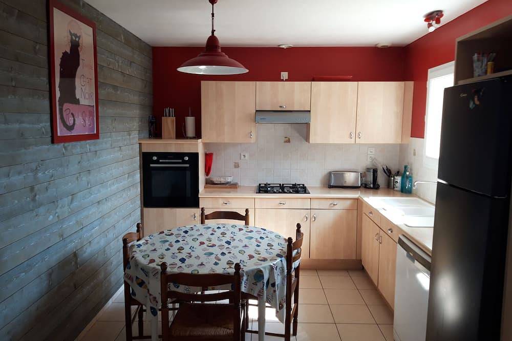 House close to the sea, shops and hiking trails. in Pordic, Côte de Goëlo