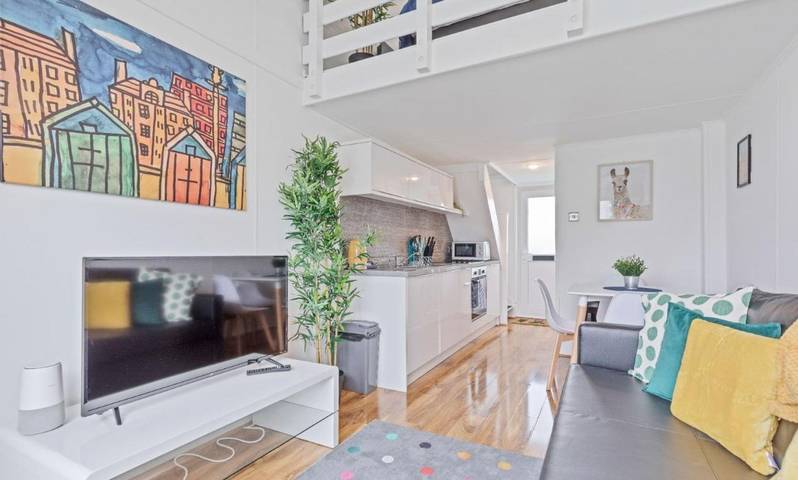 Apartment for 4 people in Brighton Marina