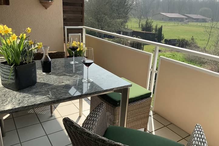 Ferienwohnung für 4 Personen, mit Balkon und Garten sowie Whirlpool