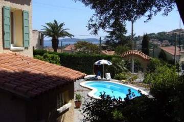 Gîte pour 4 personnes, avec jardin et terrasse à Carqueiranne