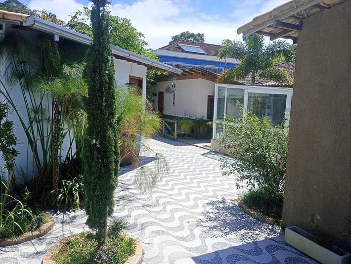 Casas e apartamentos de temporada para 2 pessoas, com jardim e piscina e ainda vista em Petrópolis