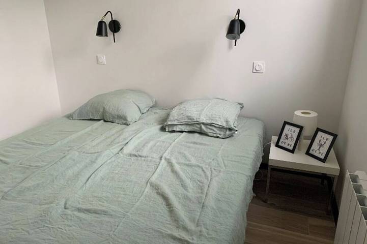 Location de vacances pour 12 personnes, avec terrasse et jardin dans Plage des Gollandieres (Le Bois-Plage-en-Re) - 4