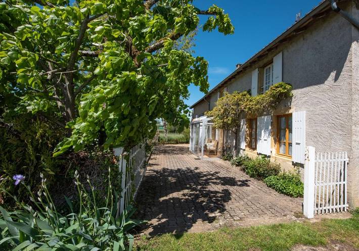 Gîte für 4 Personen, mit Terrasse und Garten, mit Haustier in Burgund