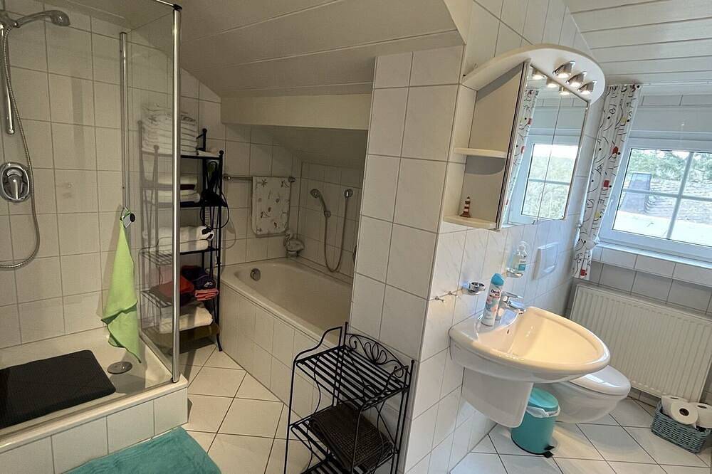 Ganze Wohnung, Gemütliche Dachwohnung in der Trift am Waldrand in Rüdesheim am Rhein, Rheingau-Taunus-Kreis