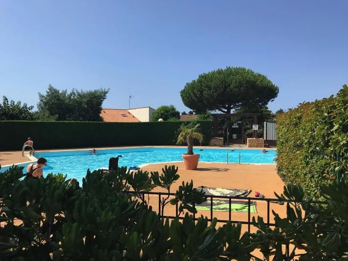 Casa de vacaciones para 4 personas, con piscina y vistas además de jardín y terraza - 1