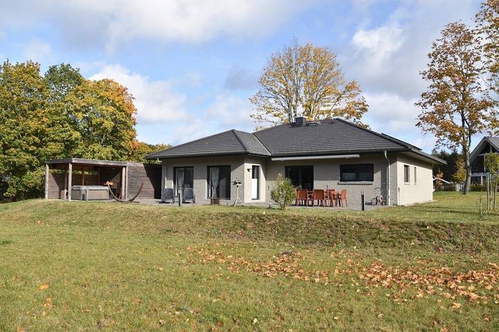 Ferienhaus für 6 Personen, mit Whirlpool und Sauna sowie Terrasse in Mecklenburgische Seenplatte - 3