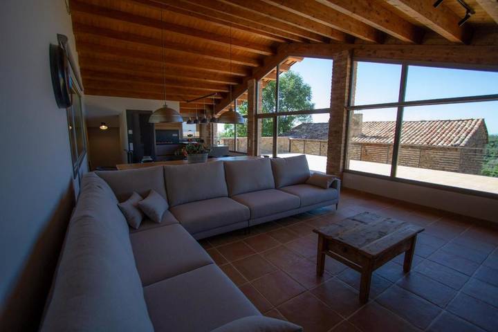 Casa rural para 15 personas, con Jacuzzi y Terraza además de Jardín y Piscina en Capolat - 2
