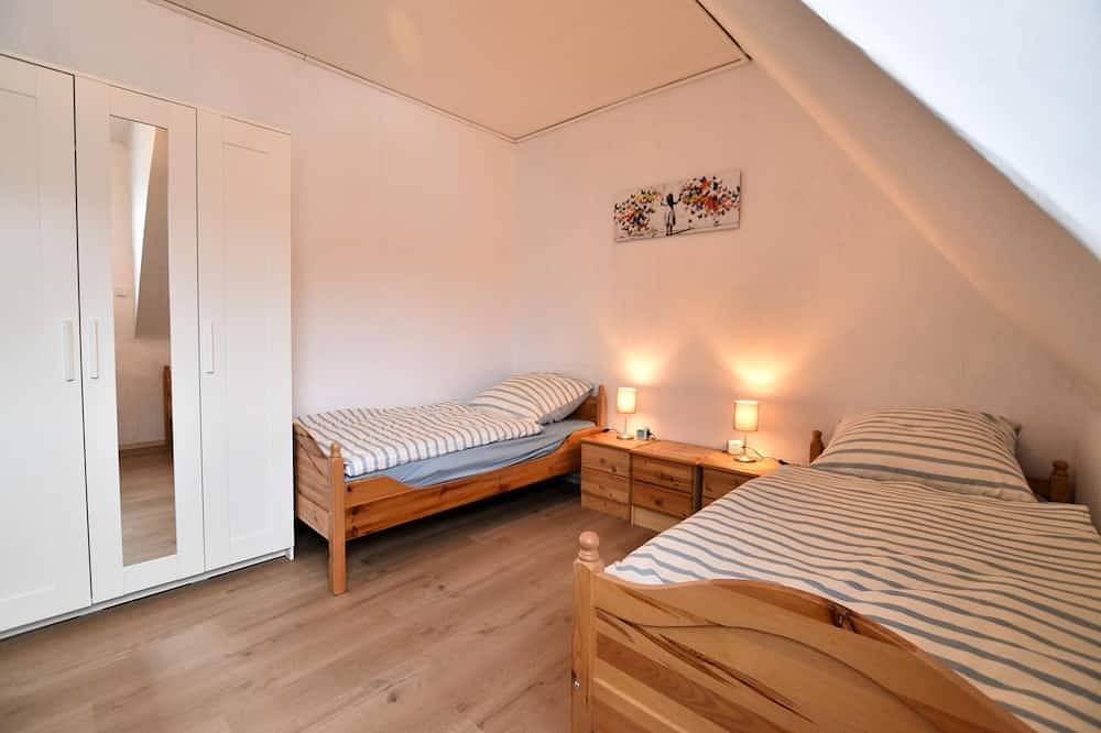 Apartamento inteiro, Holiday apartment with balcony in Weserbergland in Emmerthal, Weser Hills