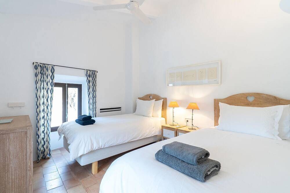 Nice home in Estellencs with Wifi in Estellencs, West Majorca