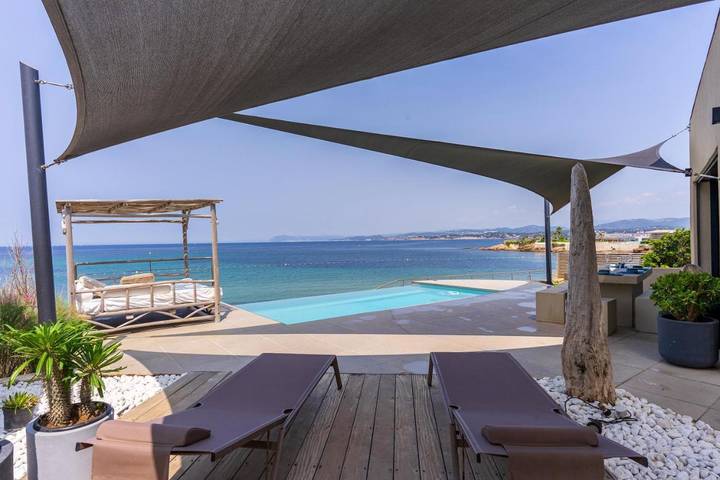 Location de vacances pour 8 personnes, avec vue ainsi que jardin et piscine dans Plage Du Rayolet - 4