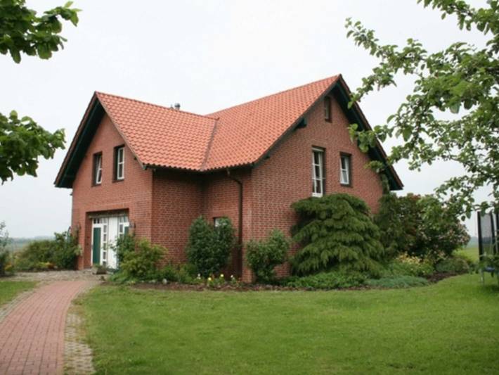 Ferienhaus für 5 Personen, mit Terrasse und Garten in Blowatz
