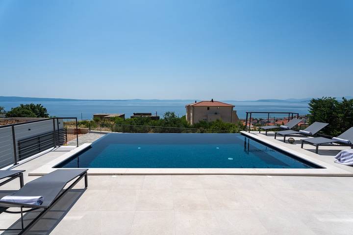 Ferienhaus für 9 Personen, mit Balkon/Terrasse und Pool in Podstrana - 3