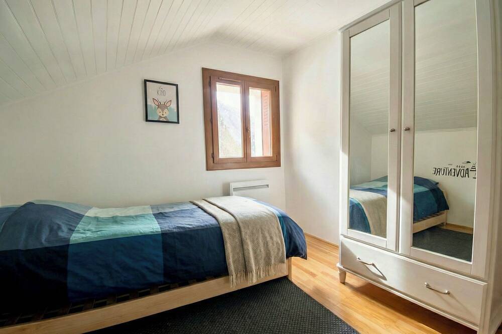 Charming house for 6 people.  Vénosc - Terrace with mountain view, access to Les 2 Alpes in Vénosc, Les Deux Alpes