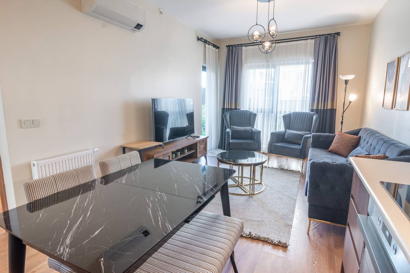 Entire apartment, Spacious 1Br with Garden in Istanbul, Marmara region