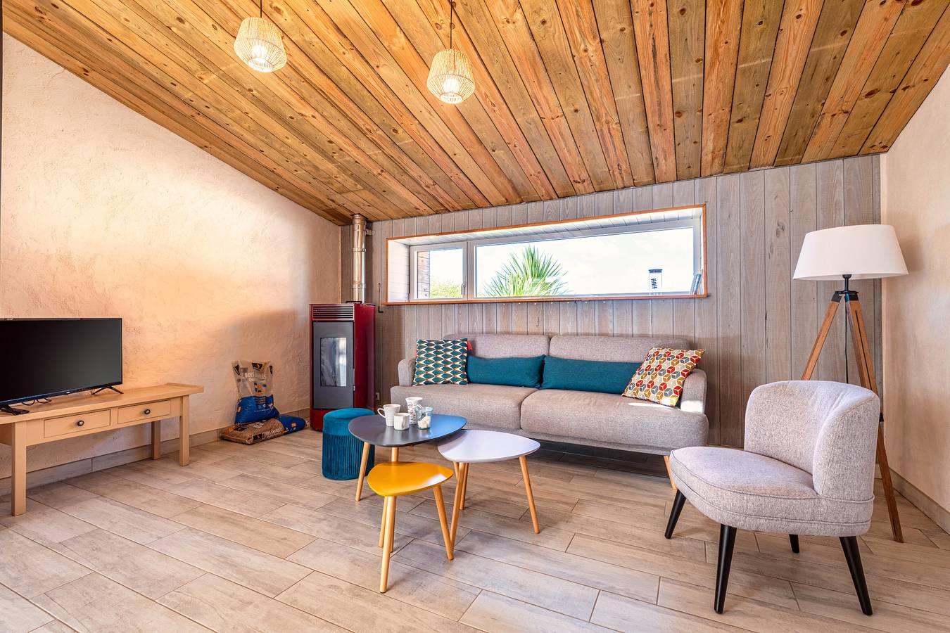 Holiday Home 'Ty Reuniou - La Grange' with Sea View, Shared Terrace and Wi-Fi in Cléder, Ceinture Dorée