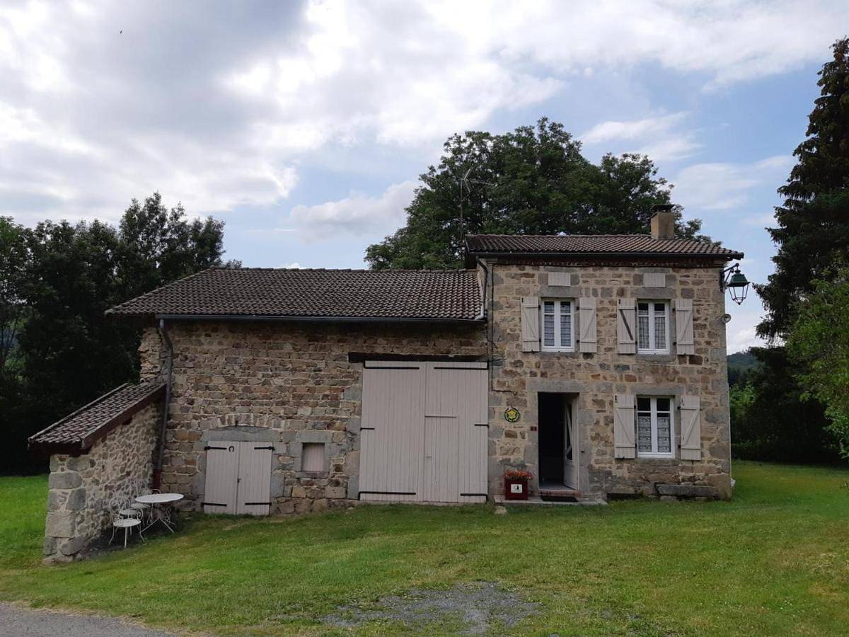 Fermette montagnarde à Lavoine - Animaux Admis - Fr-1-489-136 in Lavoine, Région de Vichy