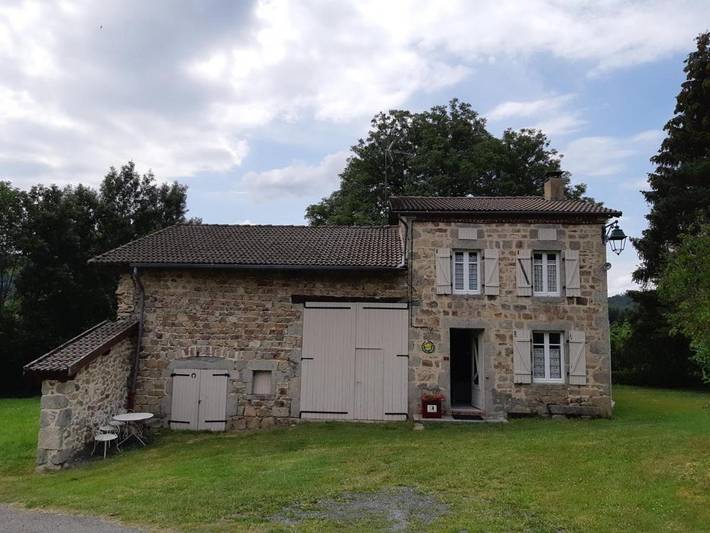 Location de vacances pour 6 personnes, avec jardin à Lavoine
