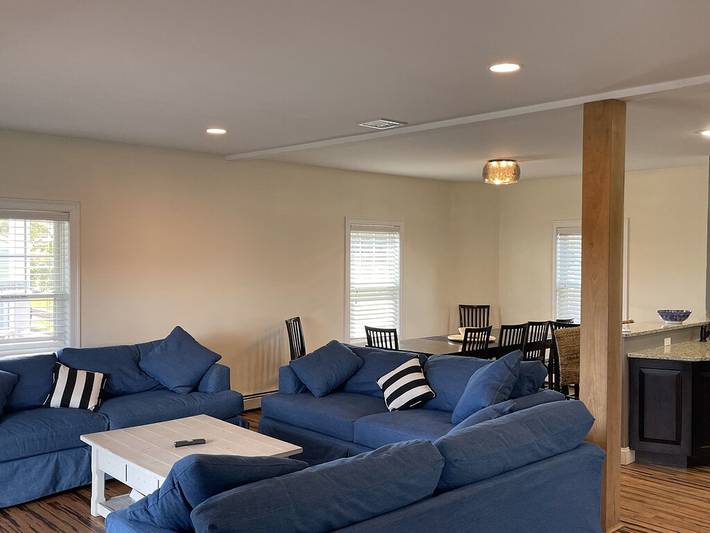 Vacation rental for 18 people, with yard in Narragansett