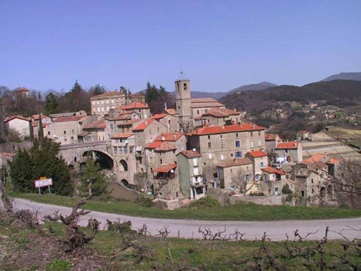 Location de vacances pour 6 personnes, avec vue et terrasse, animaux acceptés à Saint-André-de-Majencoules - 2